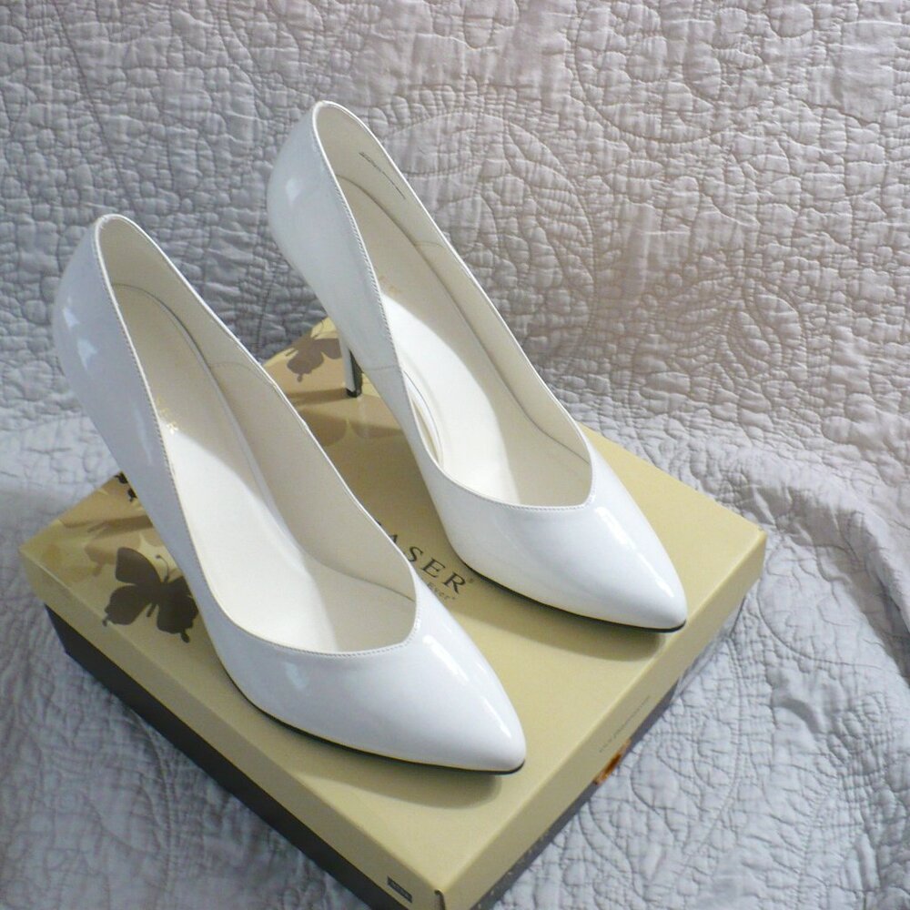 NEW IN BOX- PLEASER BRAND WHITE PATENT PUMPS WITH 5" HEELS-SZ 15M